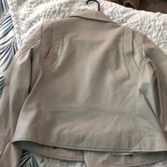 100% Lamb skin leather gorgeous sleek jacket - Picture 3 of 4